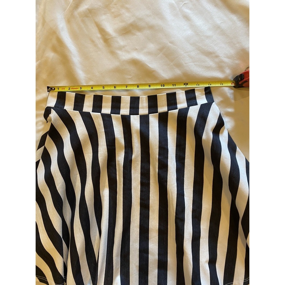 Moonlight Skirt Size Med Black White Stripe Skater Red Zipper Accent USA - Picture 6 of 6